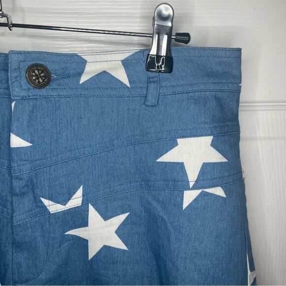 Modcloth All Stars No Stripes HighRise Denim Shorts Blue Star Print Size 8 - Picture 3 of 8